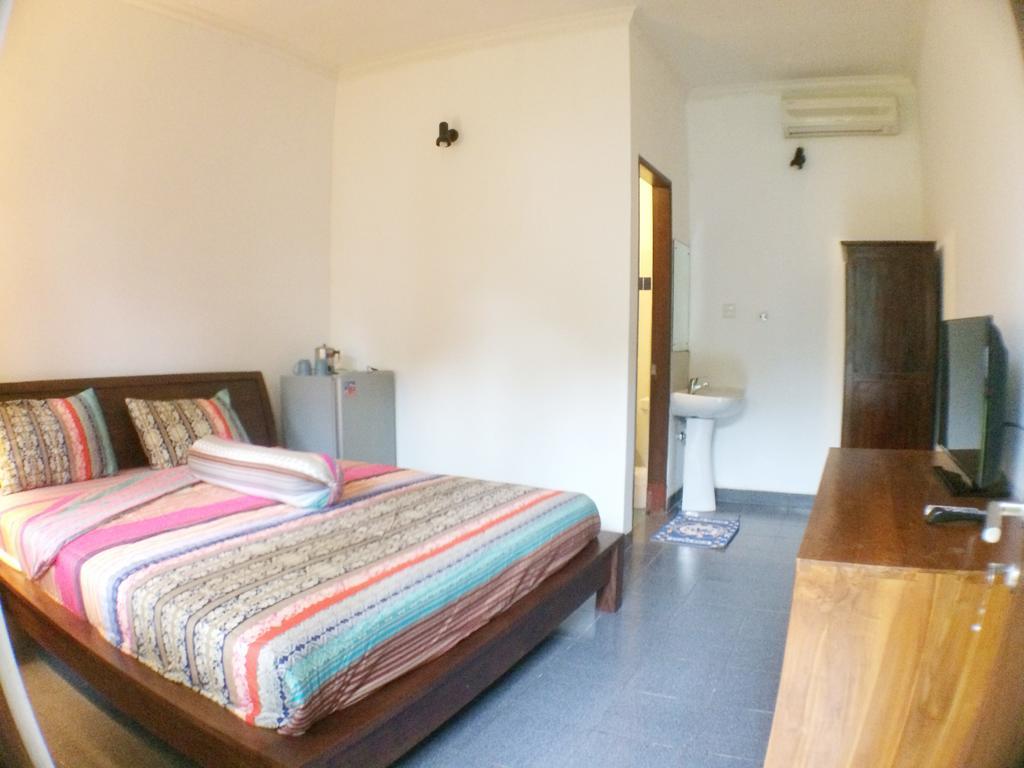 Ayu Guest House Санур Екстер'єр фото