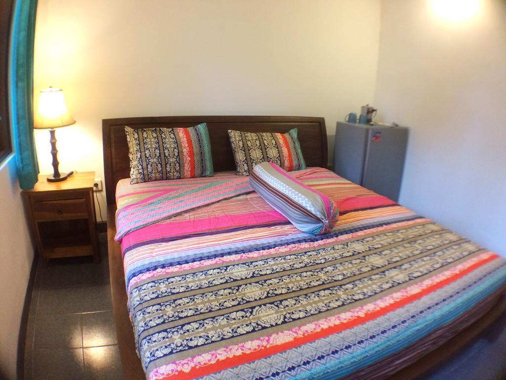 Ayu Guest House Санур Екстер'єр фото
